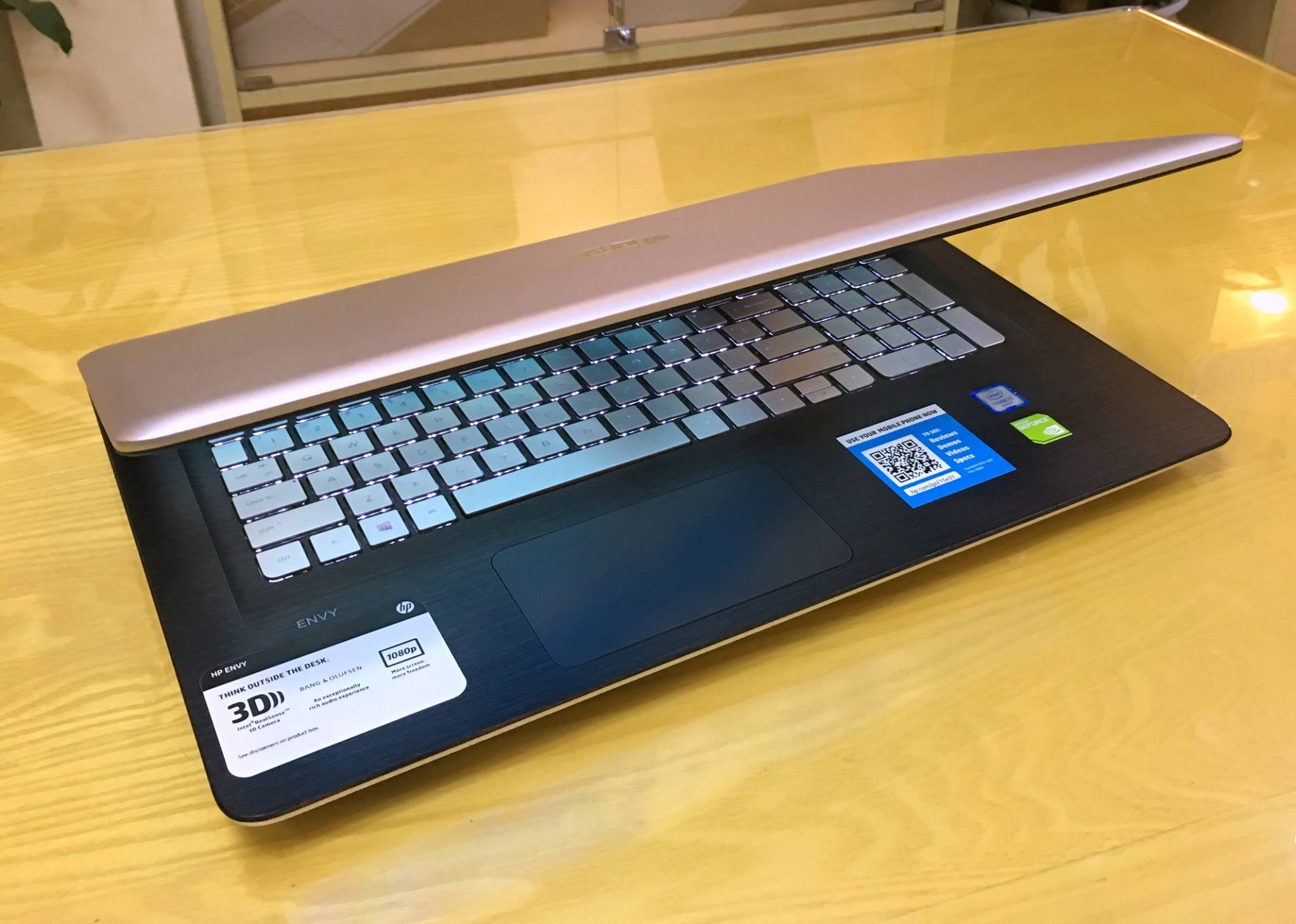Laptop HP ENVY m7-n109dx 3D camera Full HD.jpg